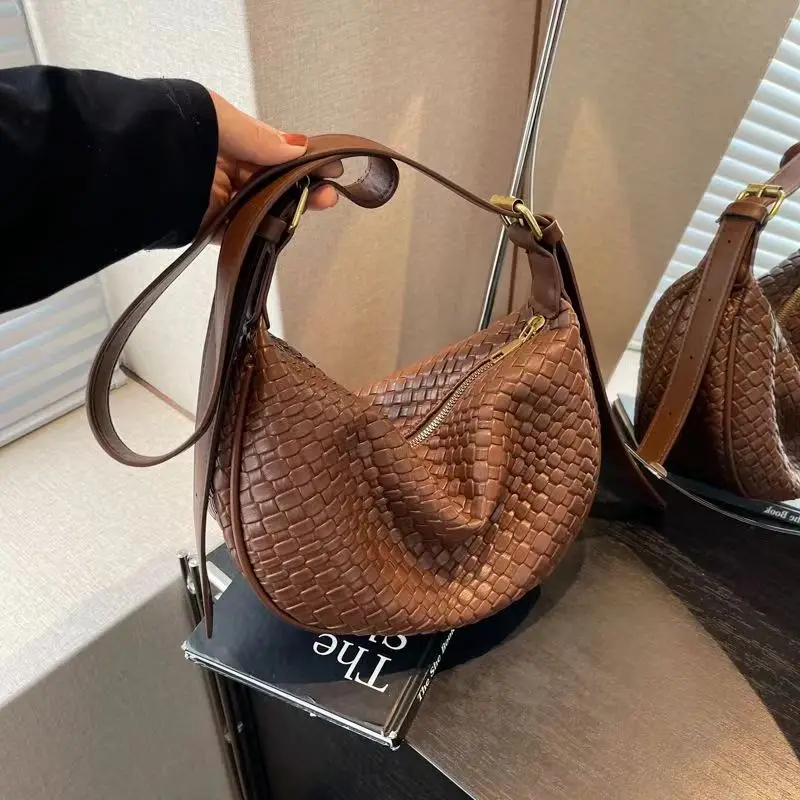 Woven Knot Decoration and Handbag for Shopping Dating Wedding Banque Upscale Vintage Fashion Crescent Hand Carrying Bag сумка