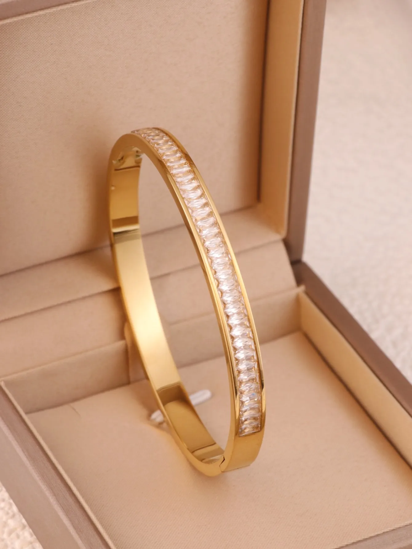 Fashion square drill color drill stainless steel women\'s bracelet French light luxury bracelet