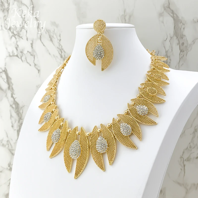 

Bohemian 4Pcs Jewelry Set for Women Collar Chunky Choker Necklace Bracelet Drop Earrings Ring Engagement Wedding Party Gifts