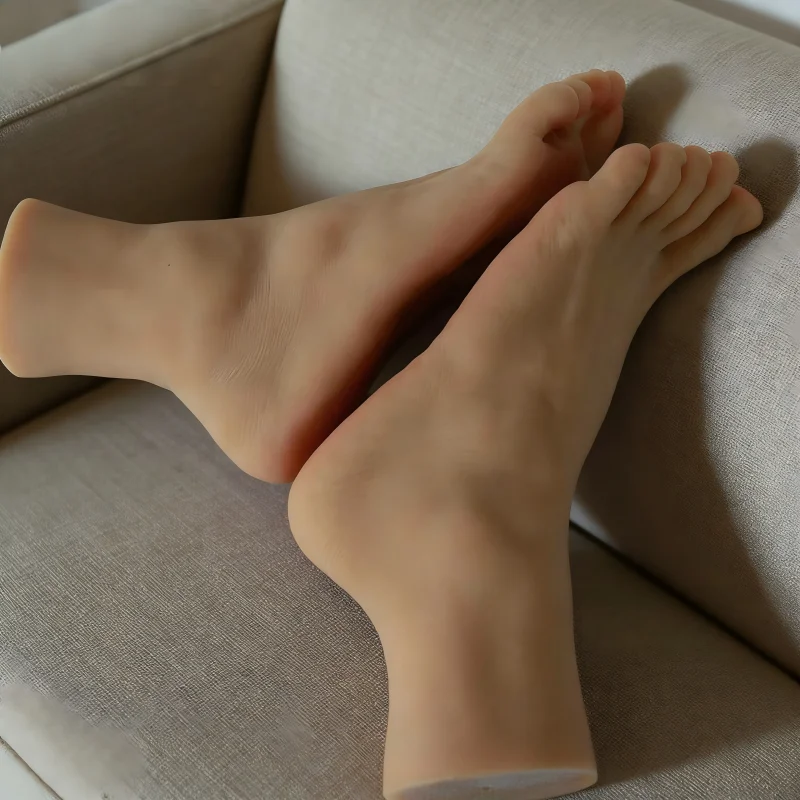 

Realistic Male Silicone Foot Model for Photography Props Shoe Display Sock Modeling Showcasing Handsome Male Feet 4101About 23cm