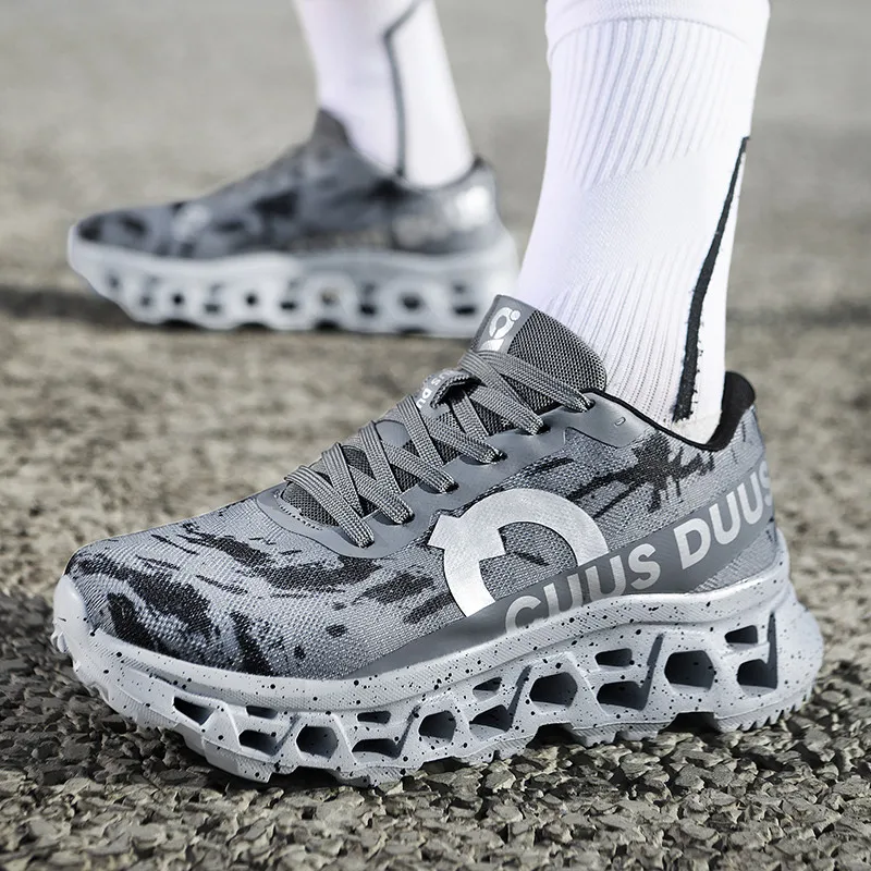 Spring new men's sports shoes breathable mesh shoes casual shoes outdoor running shoes with cushioning and lightweight design