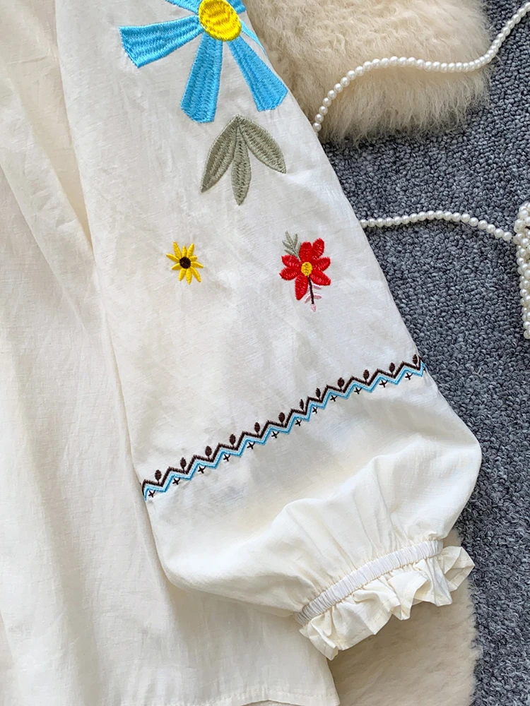 Blusa Vintage bohemia con bordado pesado, camisa con manga acampanada y cuello redondo para mujer, Top informal holgado de otoño 2025 para mujer BL223