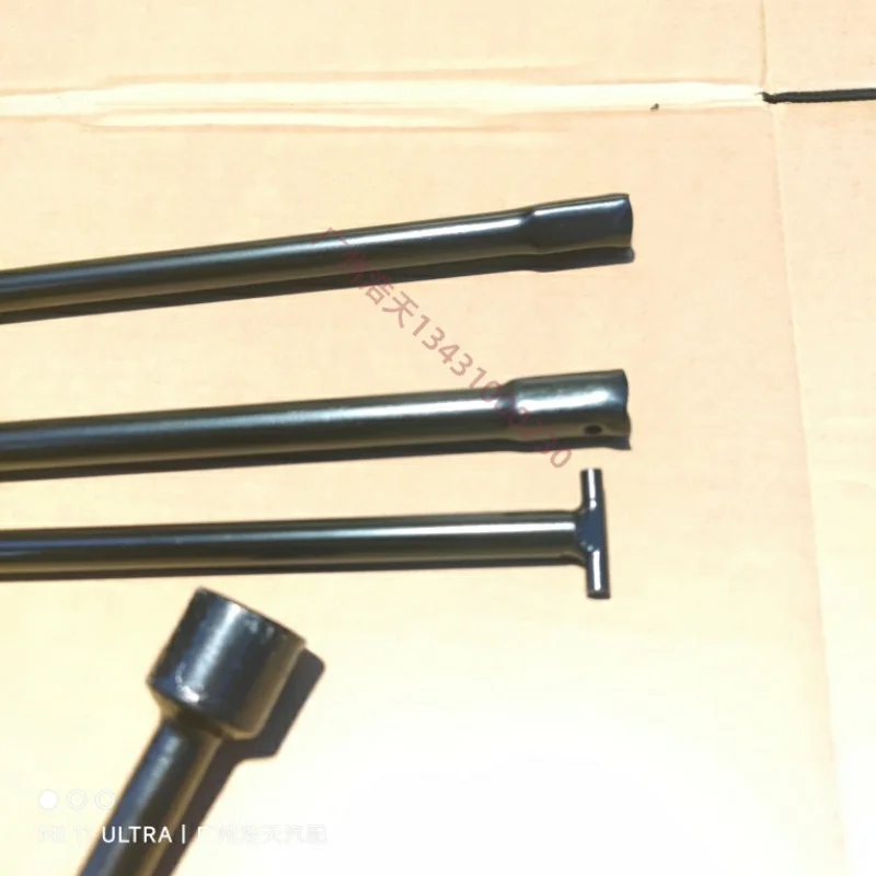 لنيسان نافارا H60 مقبس الإطارات الاحتياطية مقبض الإطارات أداة إزالة الصواميل المخصصة