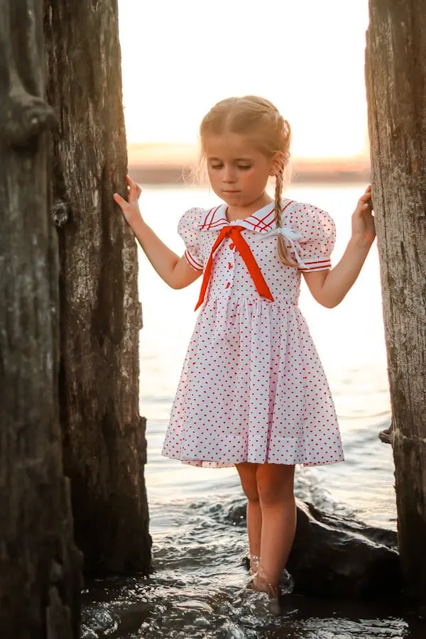 

Детская эксклюзивная одежда для девочек с короткими рукавами, белый горошек, красный галстук, винтажное хлопковое платье моряка с темно-синим воротником, платье на день рождения