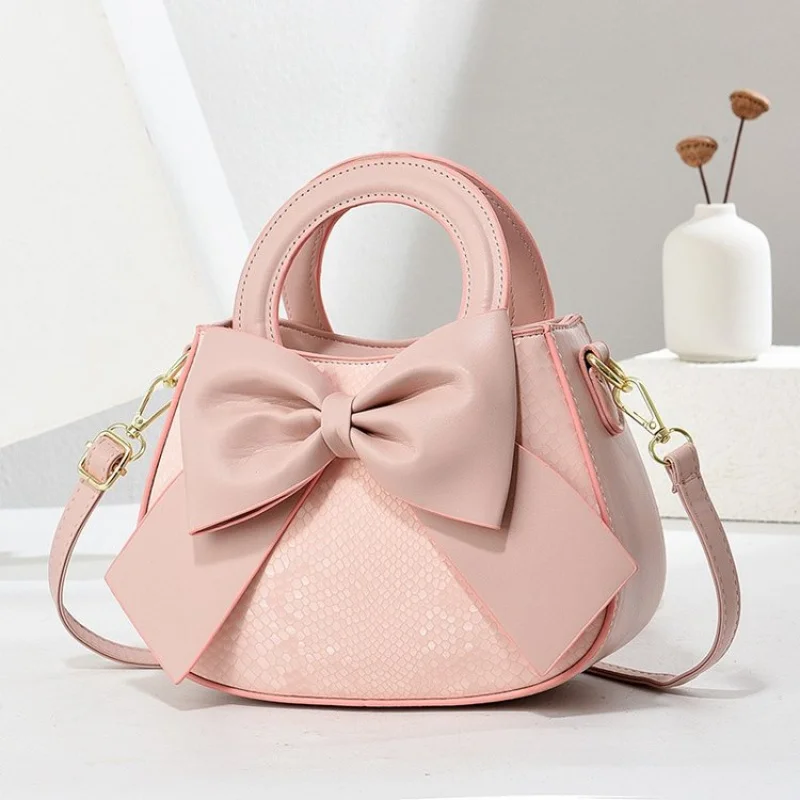 

Классическая элегантная женская сумка-мессенджер с повседневным дизайном и кожаной конструкцией премиум-класса