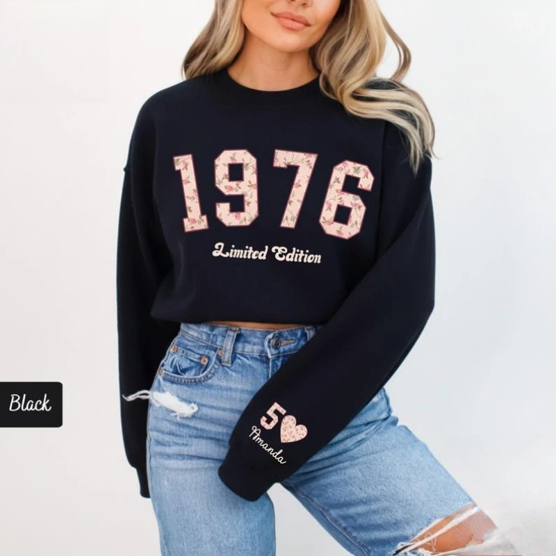

Retro Floral 50th Birthday Gifts Women Limited Edition 1976 Long Sleeve Sweatshirt Chapter 50 for Her Winter Thermal Hoodie