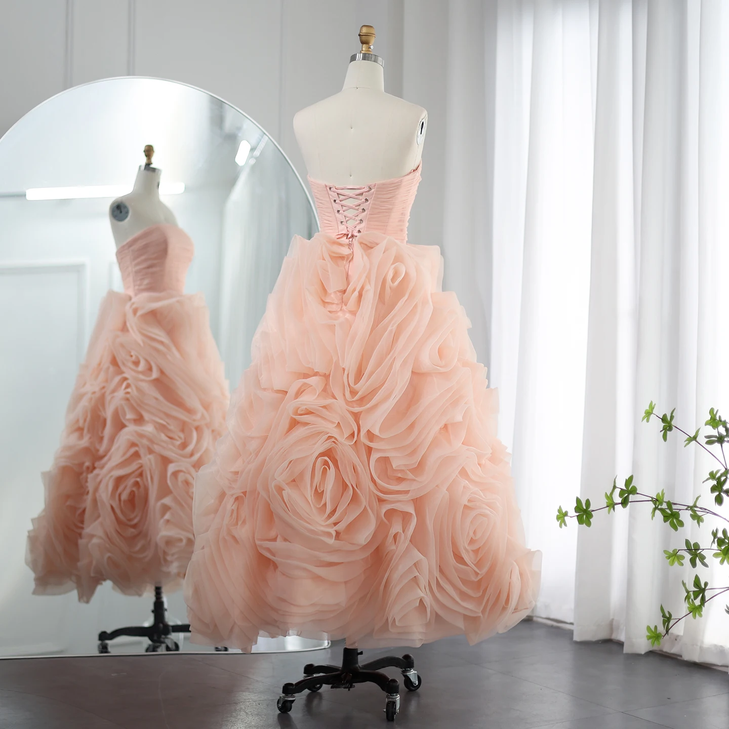 Sharon Said Luxuriöses 3D-Rosenblumen-Abendkleid in Lila für Hochzeitsfeier, Trägerloses Midi-Gala-Kleid in Rosa, Formelles Kleid SF451, Maßanfertigung – Detail 23