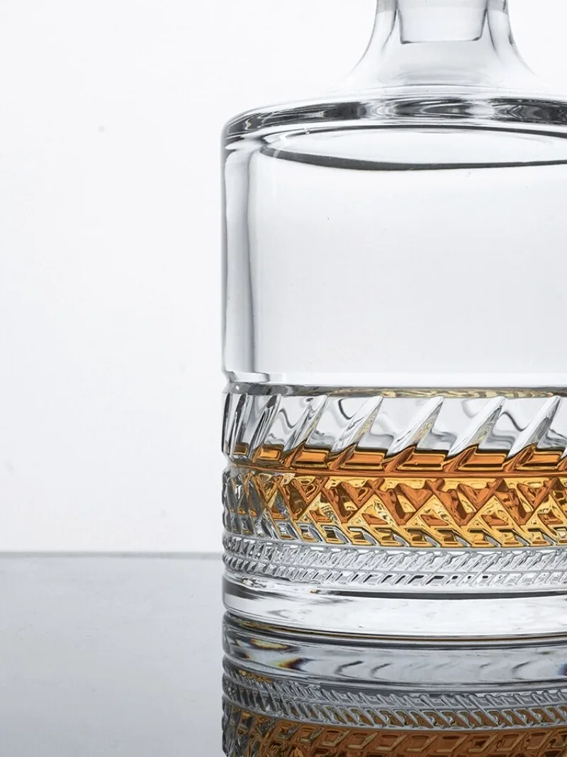 Crystal Glass Modern Foreign Wine Whiskey Bottle Decanter with Lid
