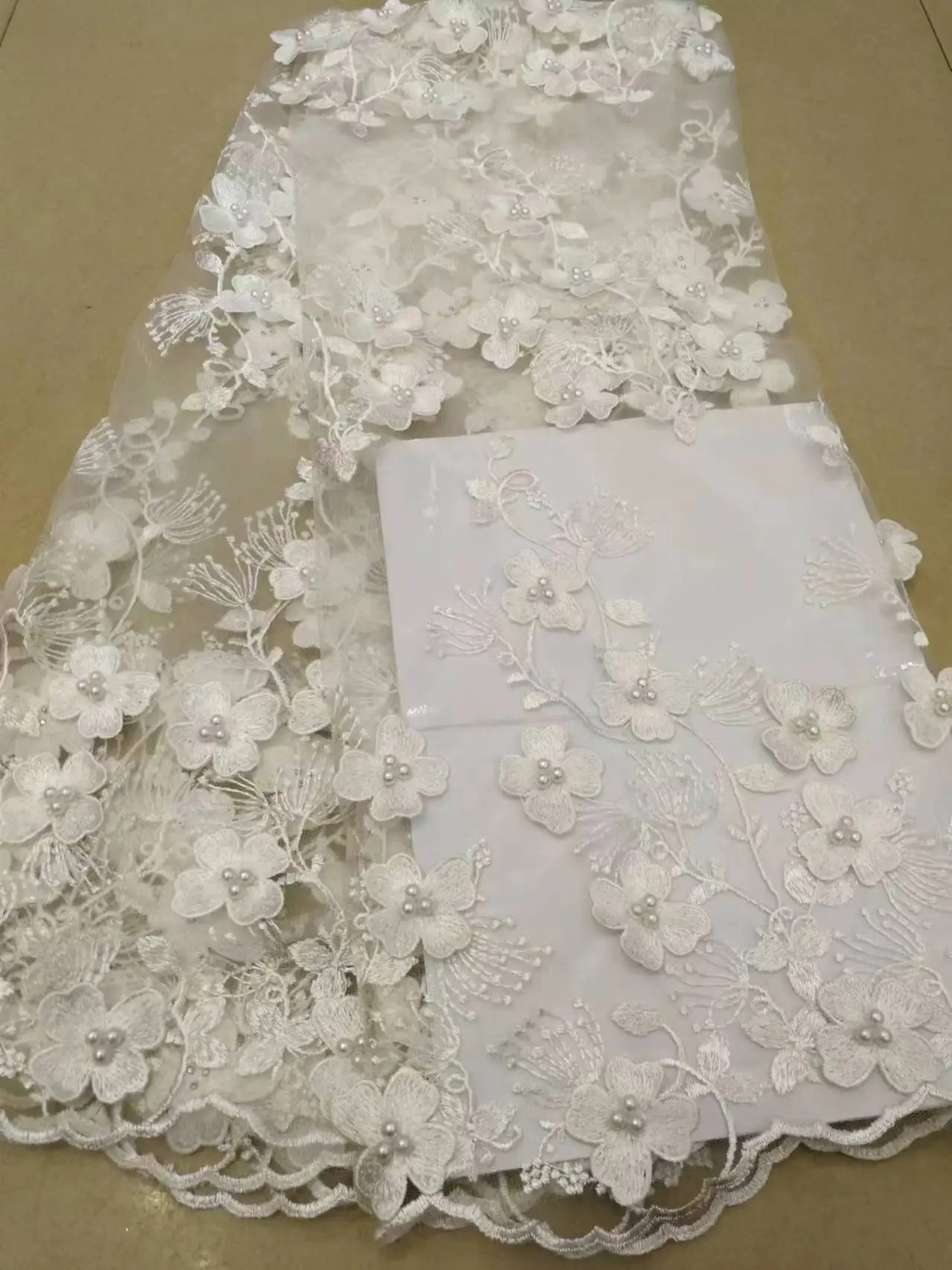Luxe 3D-bloemen met parels Franse kantstof Hoge kwaliteit kant Netto Afrikaanse kantstof Kralen Kantstoffen voor bruiloft