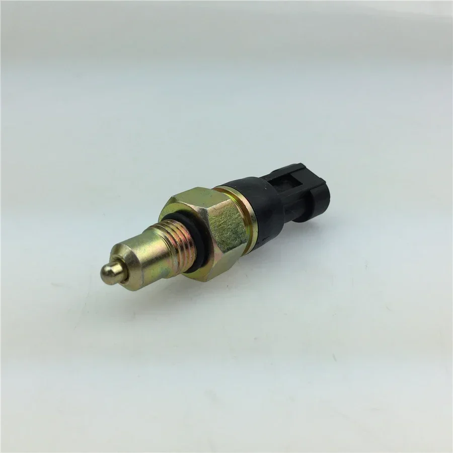 For the Chery QQ car reversing lights switch QQ6 car 1.1 displacement reversing lights switch