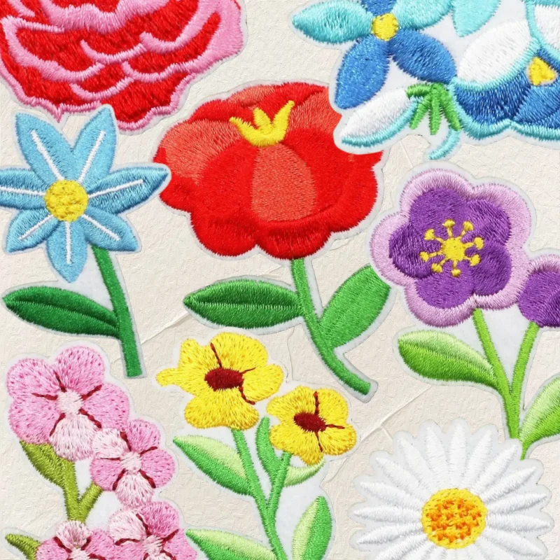 

Cartoon Peony Flower Embroidery Cloth Patches Small Daisy Bag Decoration Beautiful Small Red Flower Patch Ironing Dress