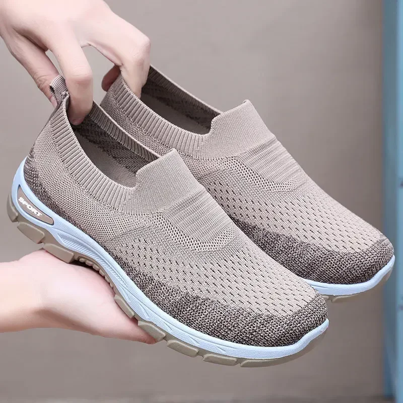 

Men's Lazy Shoes Dad's Knitted Casual Shoeslightweight Soft Soled Mesh Shoes Men's Sports Shoes Spring and Summer New Styles