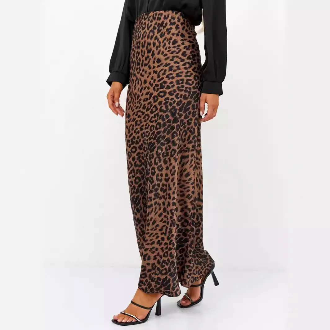 Saia longa em cetim com estampa leopardo feminina, cintura alta, saia A, saia maxi, roupa casual sexy, senhora do escritório, festa, tendência, 2024