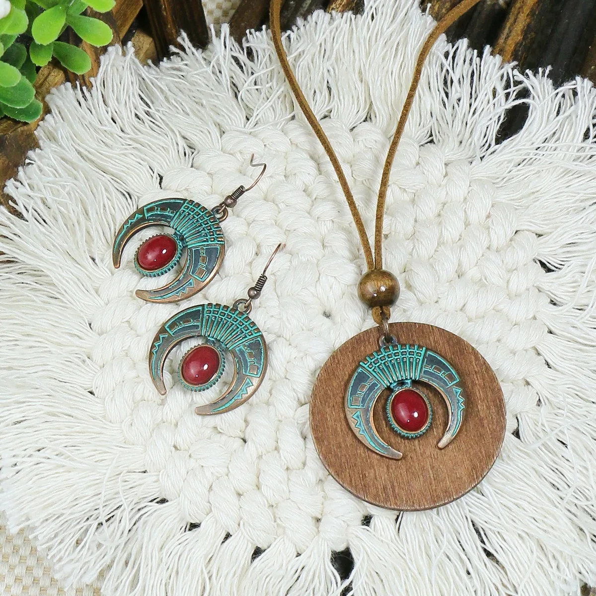 Ethnic Vintage Red Stone Crescent Pendant Necklace Earrings for Women\'s Handmade Wood Chips Long Leather Rope Necklace Sets