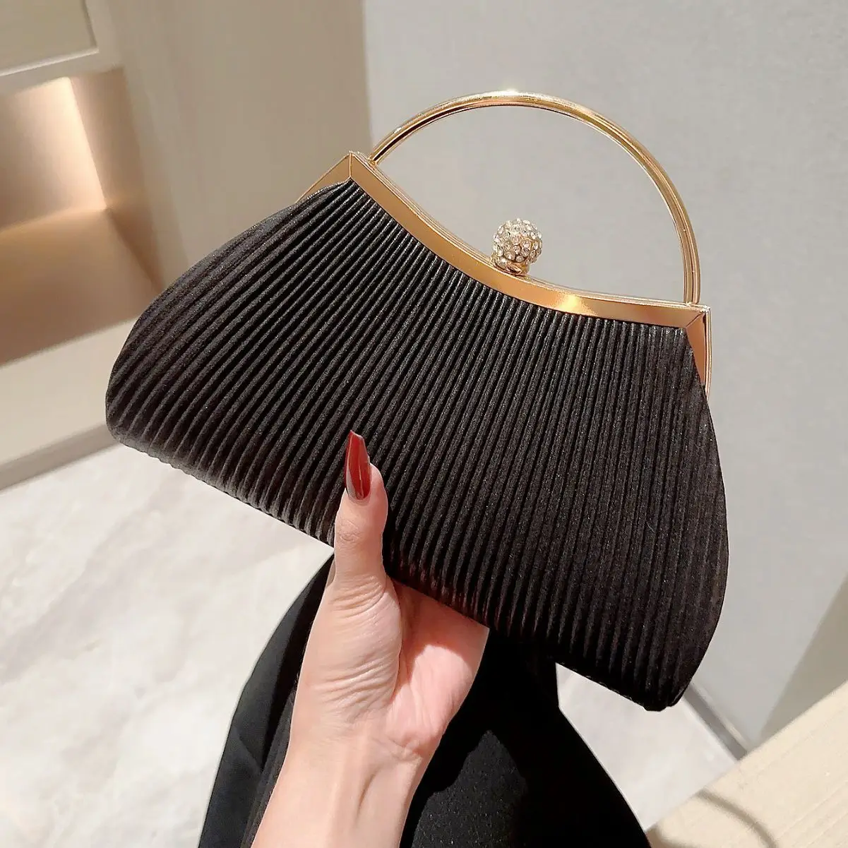 New Pleated Evening Chain Handbag Women Top Handle Glitter Day Clutch Ladies Wedding Dinner Dressed Clip Bag Diamond Party Purse