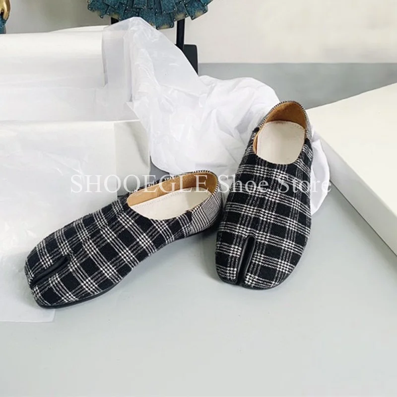 Checkerboard Split Toe Tabi Loafers Novel Designer Style Shoes Cattlehide Men Lazy Fashion Flat Shoes Male Formal Party Shoes