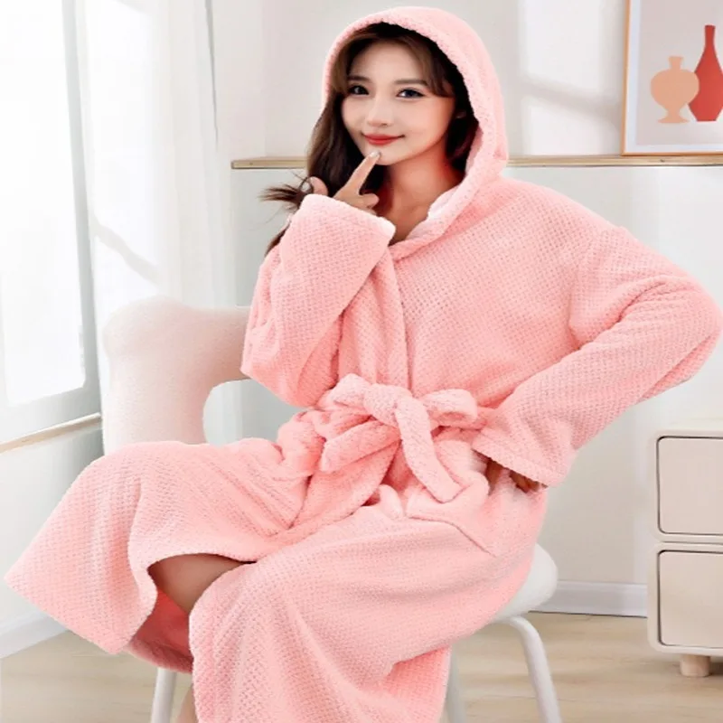Bathrobe Suitable for All Seasons Thickened Coral Fleece Bath Towel That Can Be Worn Cross-tied Long-sleeved Comfort Bath Skirt.