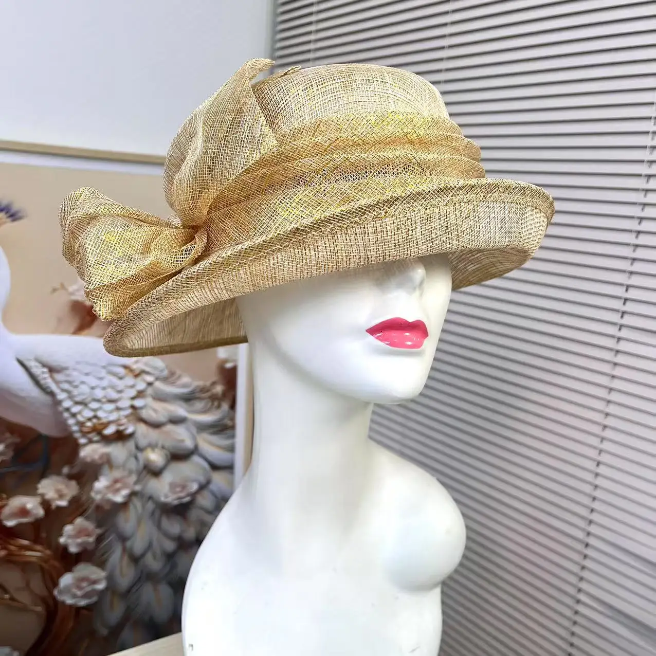 سيدة جديدة الكتان أفضل قبعة أنيقة وخفيفة الوزن قطع زينة القبعات حافة صياد قبعة قبعات رعاة البقر يدوية الصنع زهرة قبعات