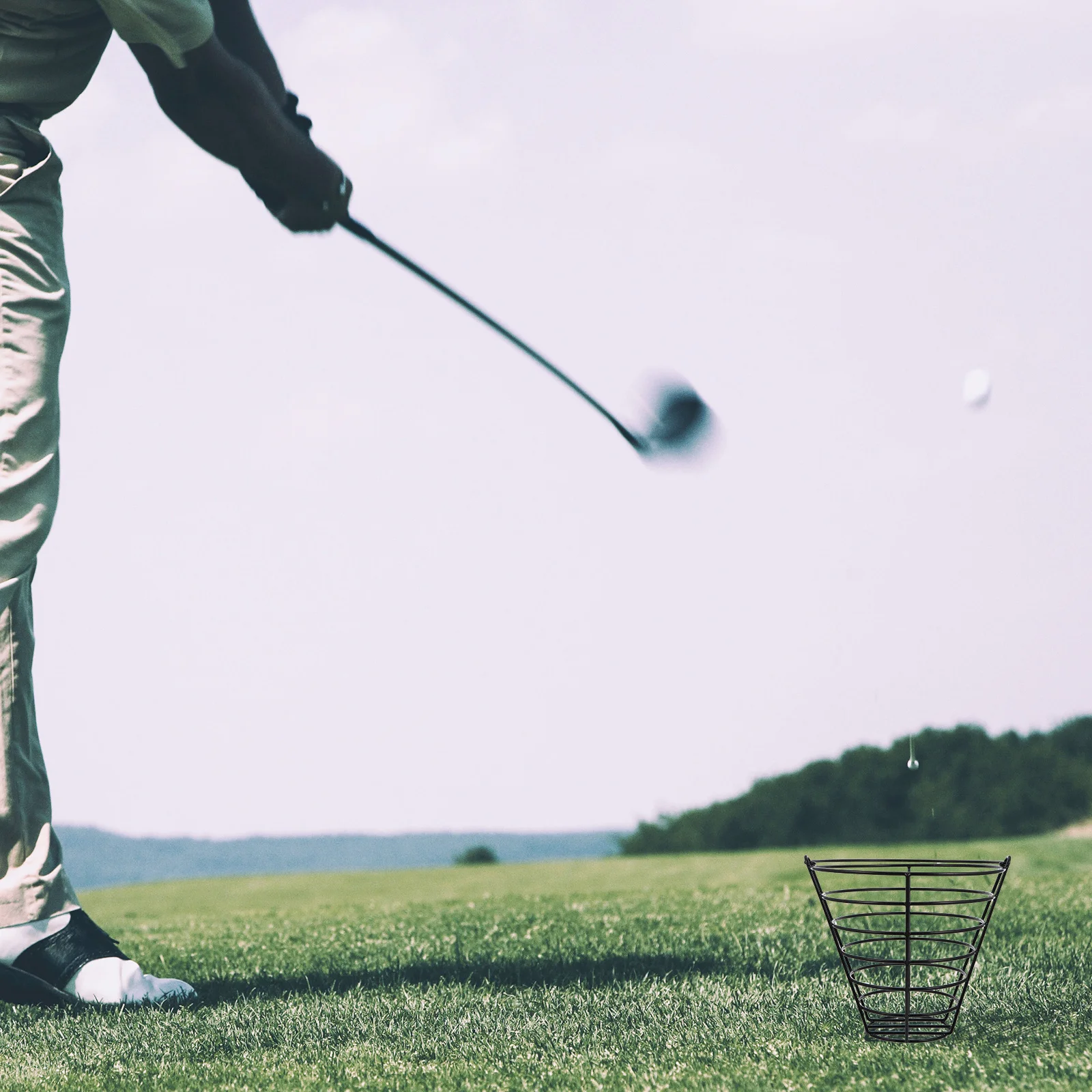 

Ball Basket Iron Heavy Duty Large Capacity Lightweight Metal Frame Handle Design Easy Carry Outdoor Stadium Use