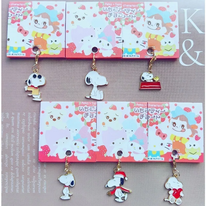 

Snoopy Cartoon Metal Keychain Enamel Pendant Anime Action Figures Kawaii Toy Schoolbag Decoration Model Birthday Chtistmas Gifts