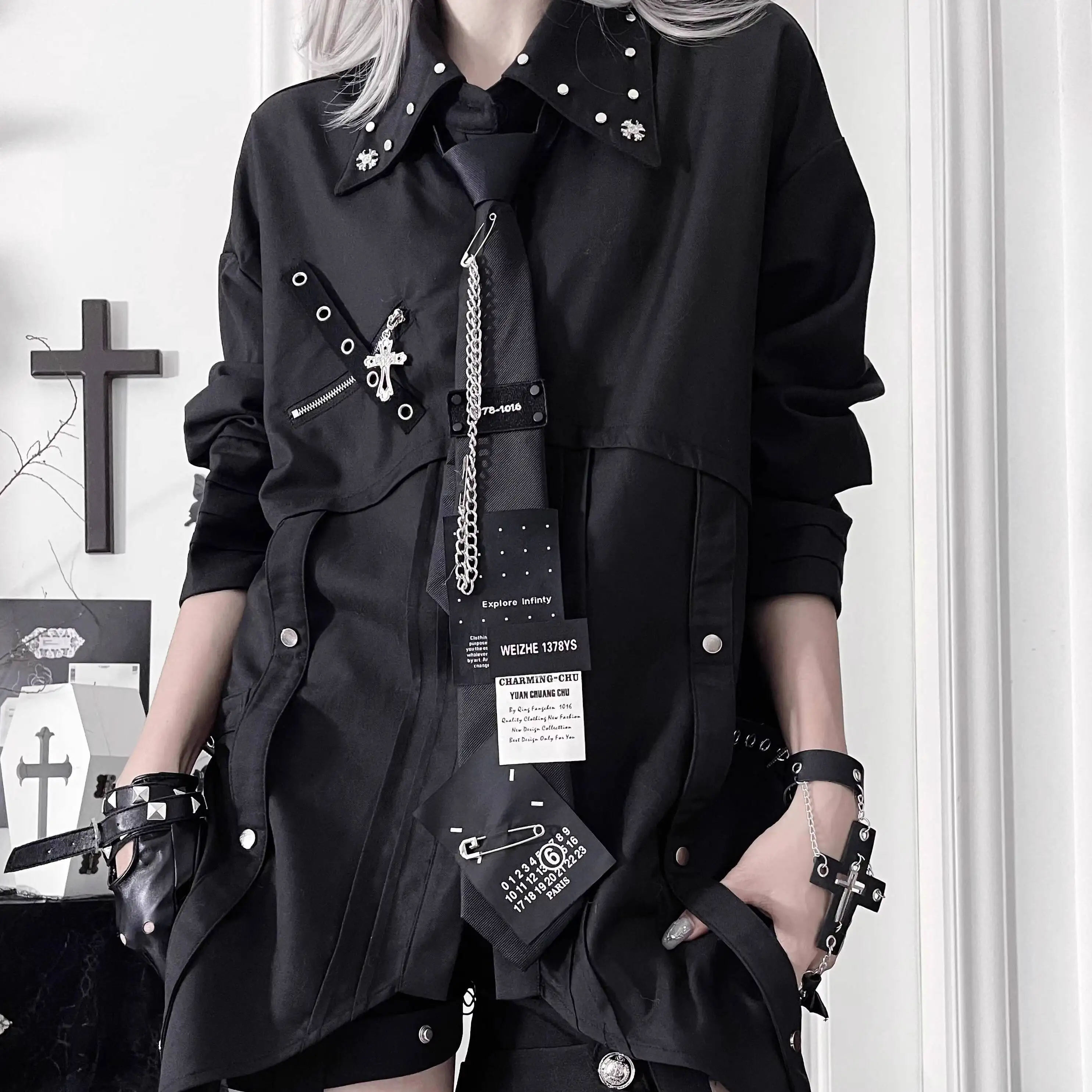 

Original Deconstructed Design Shirt Unique Tie with Metal Accents Versatile Stylish Top