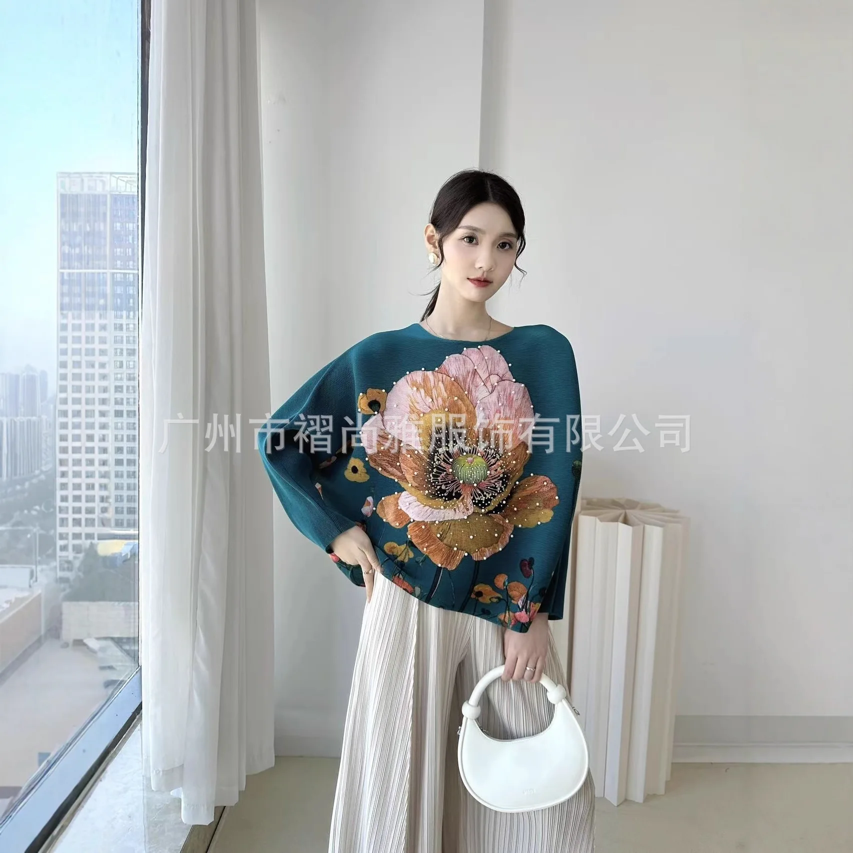 Miyake Pieghettato 2025 Autunno e Inverno Nuova Stampa Girocollo Allentato Cento Top Con Perline Pieghettato Sottile T-shirt a maniche lunghe Pieghe