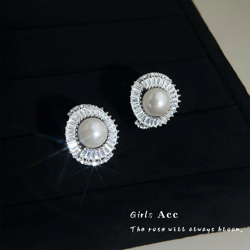 Rotating Pearl Earrings with Zircon Women Luxury French Evening Jewelry Micro Setting Rhinestone Elegant Ear Accessories
