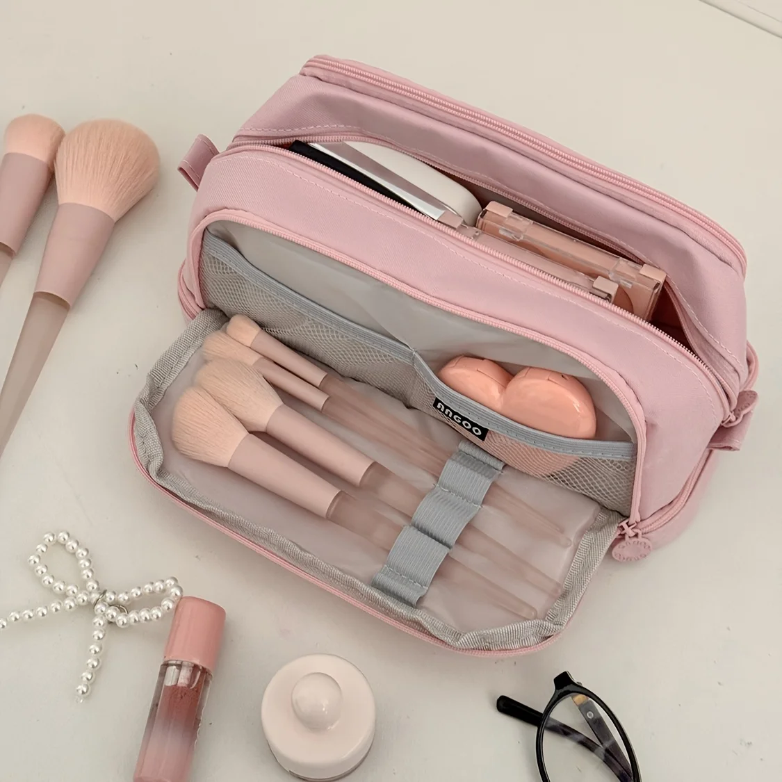 Tragbare 3-Schicht-Reise-Kosmetiktasche, Kosmetik-Organizer mit großem Fassungsvermögen und Fächern, niedliche Aufbewahrungstasche für Frauen. – Detail 5