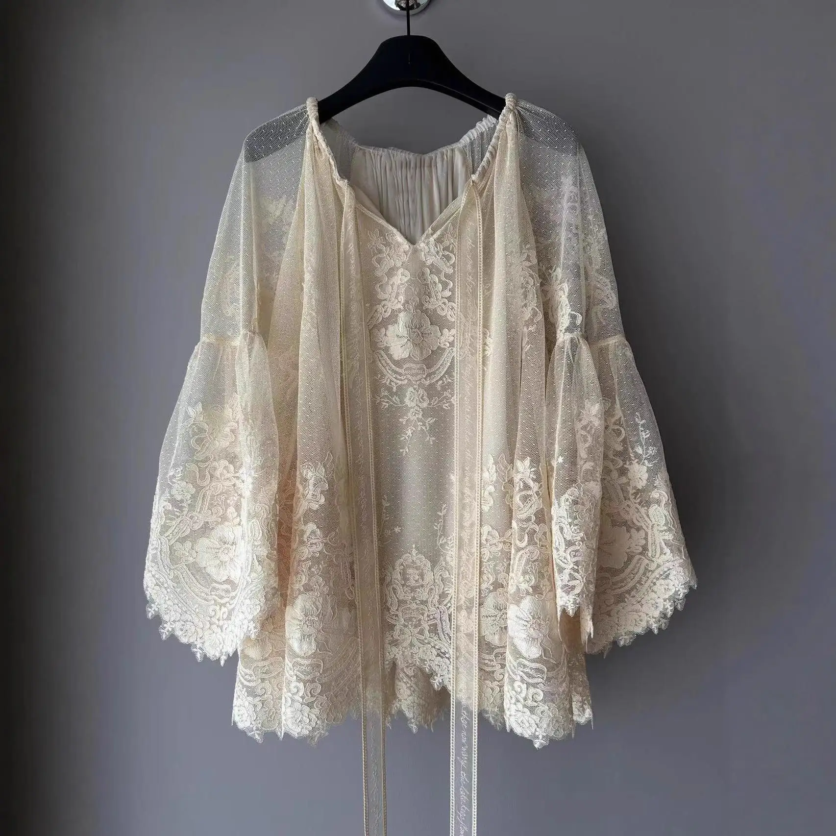 

Slimming Loose Casual Top Elegant Splicing Mili Beige Early Spring New Style French Style Long Sleeve Women's Fashion