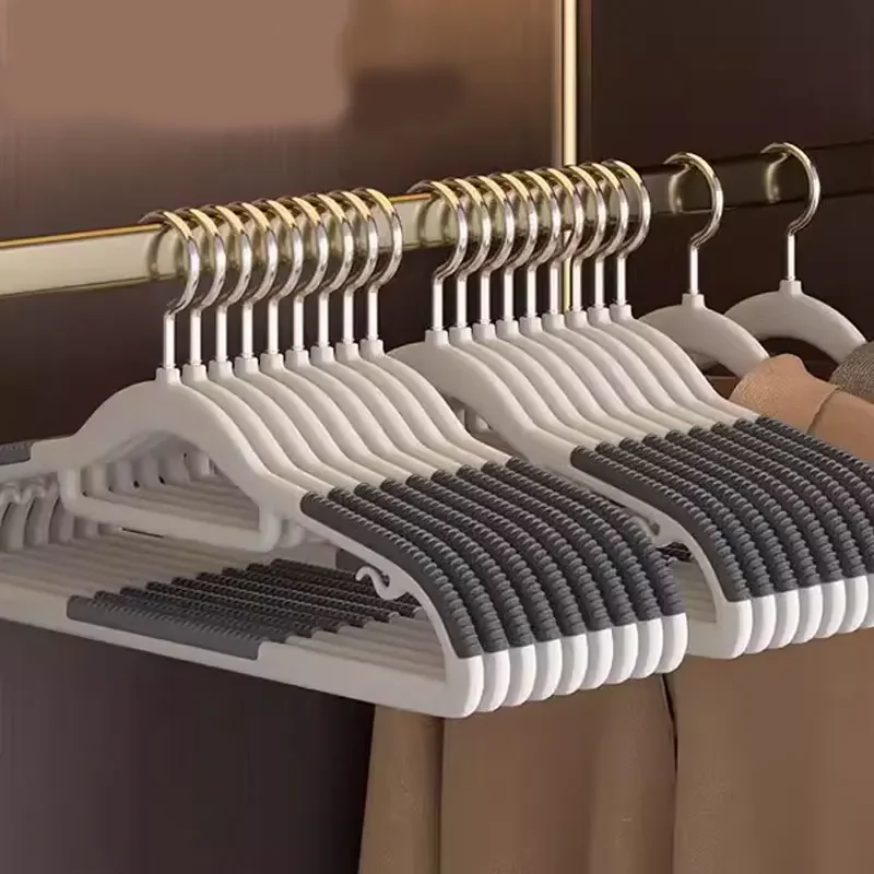 

10 Pieces of Hangers, Non-slip Design, Sturdy Heavy Coat Durable Hangers, Dry Storage and Finishing of Household Clothes.