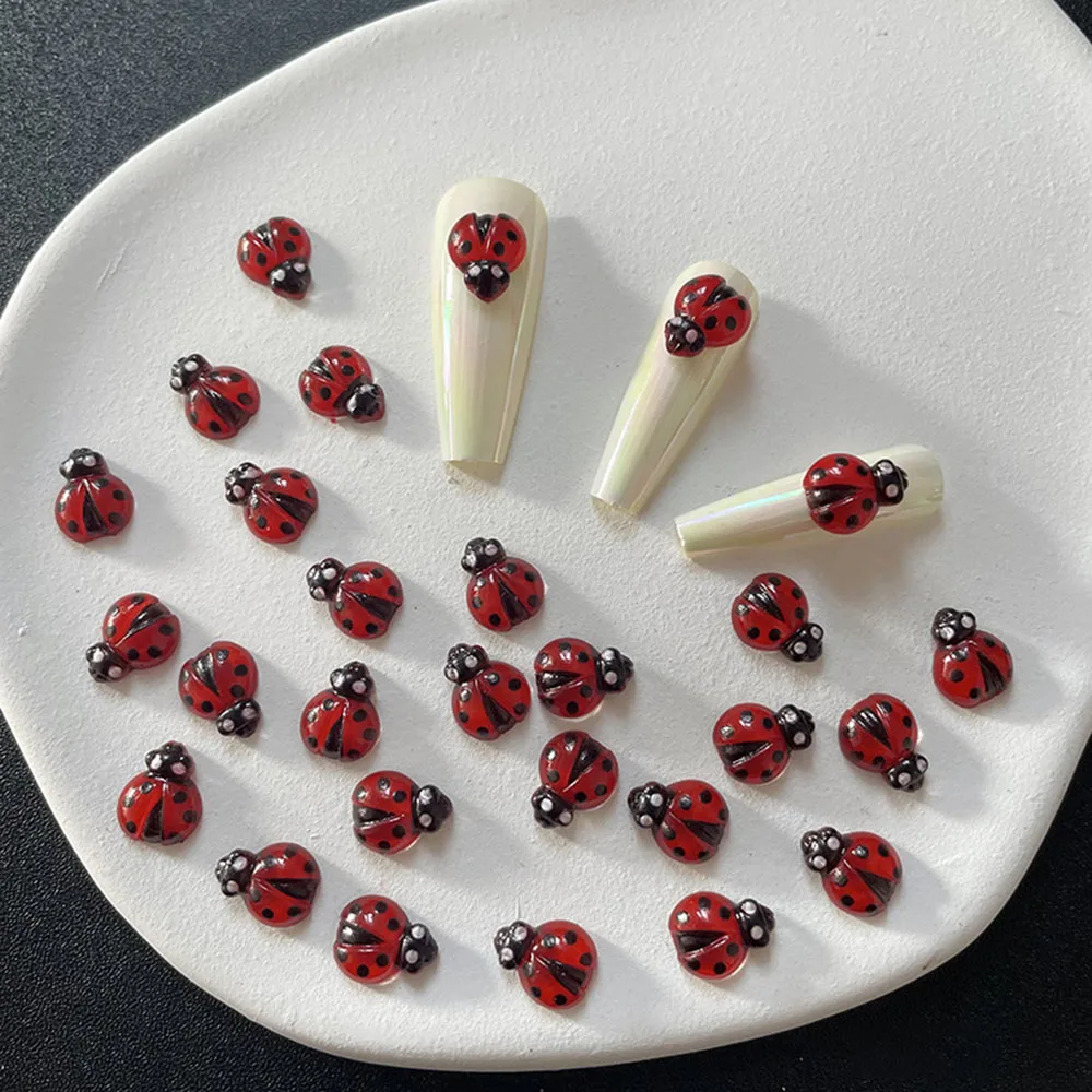 50 sztuk biedronka zawieszki do paznokci śliczne owady ozdoby do paznokci Charms 3D żywica akcesoria do paznokci czerwone akcesoria do paznokci biedronki otwarte/zamknięte skrzydła