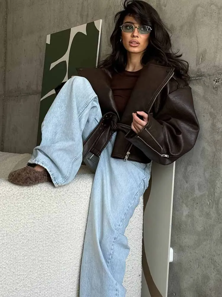 خمر بولي Leather الجلود الدانتيل يصل حزام سترة المرأة التلبيب سستة جيب فضفاض معطف قصير 2025 الخريف سيدة شيك شارع العليا أبلى