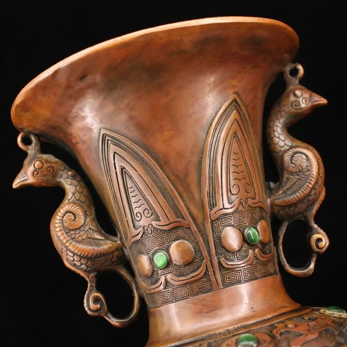Treasure old pure copper, all copper, handmade inlaid with gemstones, the vase weighs 225 grams, is 28 cm high and 16 cm wide