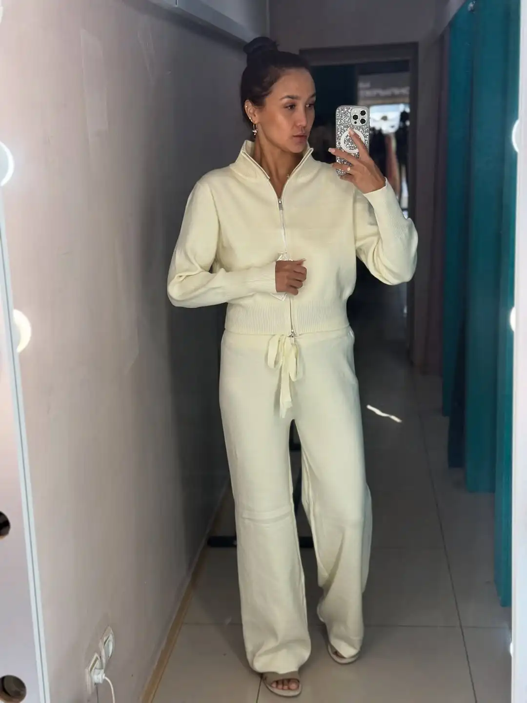 Off White Soft Glutinou Knitted Two-piece Set With Half High Collar Zipper Short Cardigan Drawstring Wide Legs Daily Casual Suit