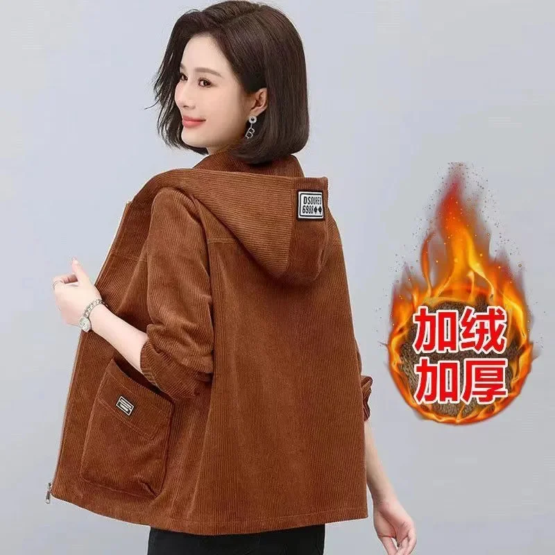 

2025Осенне-зимнее новое пальто, женская верхняя одежда больших размеров, бархатная вельветовая куртка, женское корейское короткое пальто с капюшоном среднего возраста