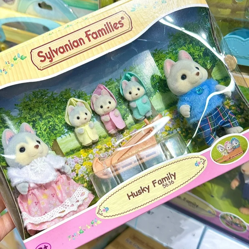 Original Sylvanian Families Keychain Clothes Sorpresa Furniture Figures Houes Accesorios Family Toy Husky Family Edition