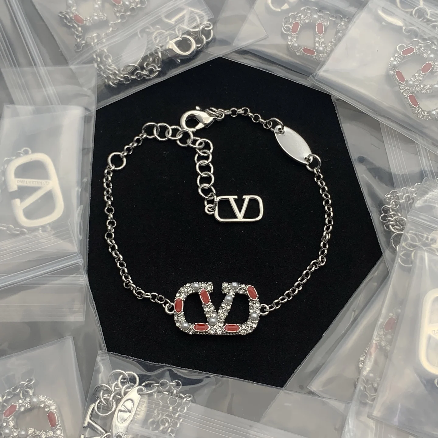 

2025 Новый модный браслет уникального дизайна, модная ручная цепочка для женщин и мужчин