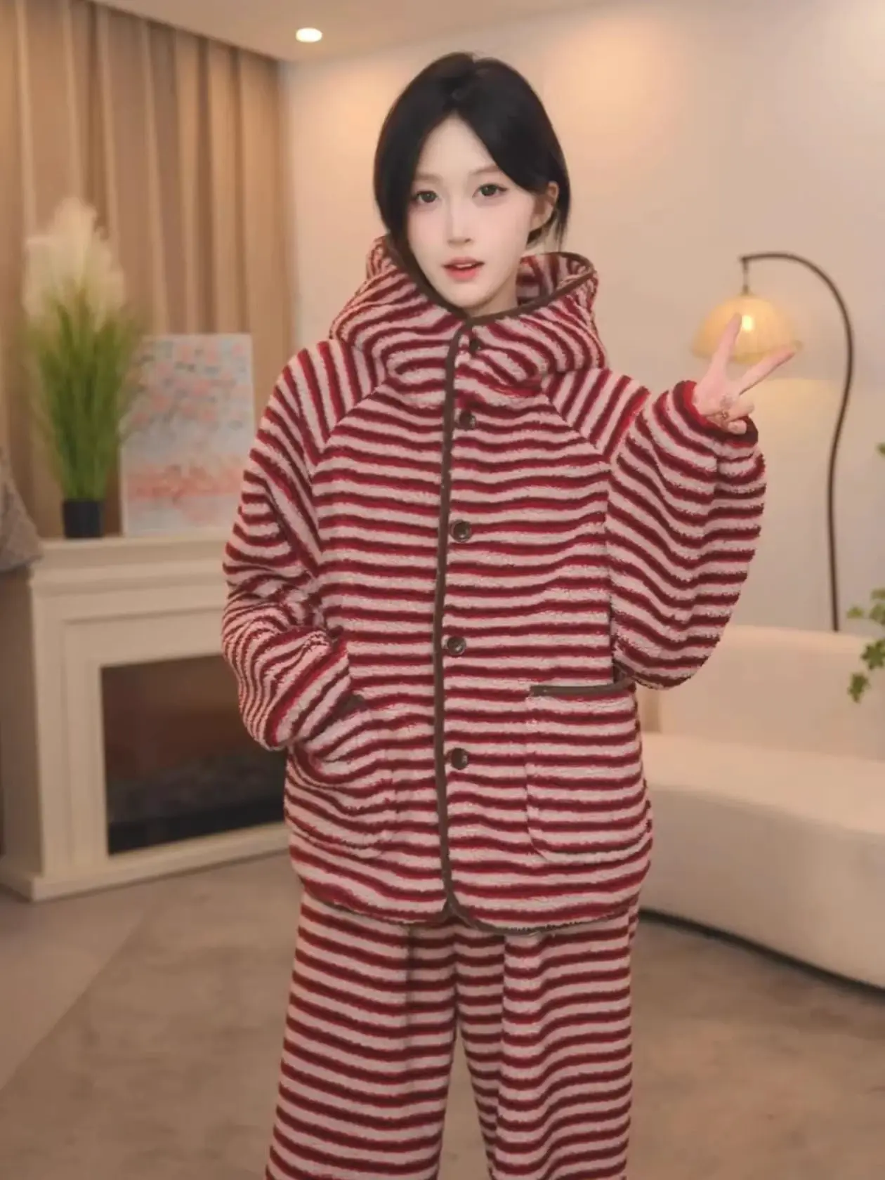 

Double-Sided Coral Fleece Women's Sleepwear Set Thickened Winter Home Clothes Warm Outerwear Suitable for Office