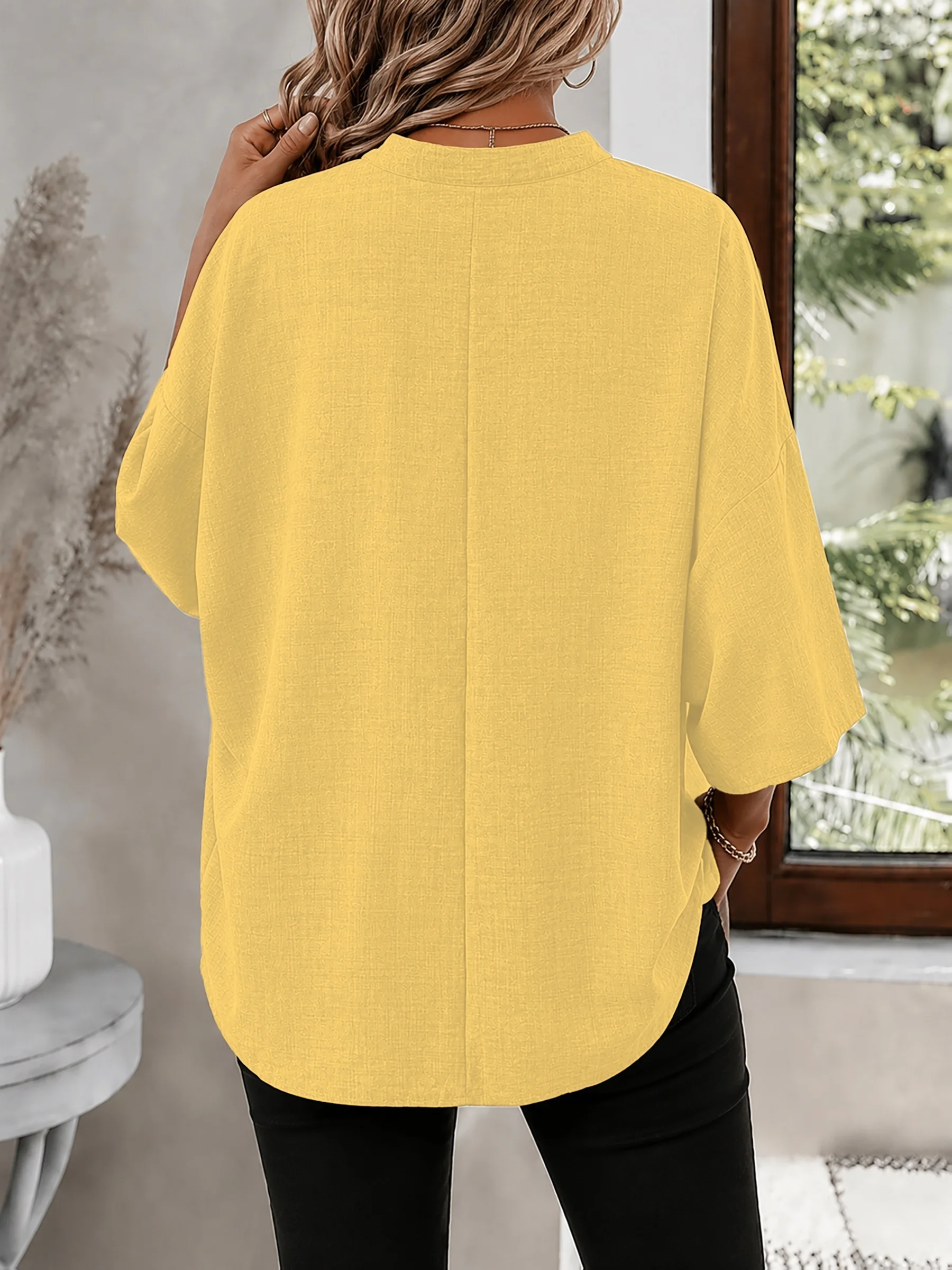 Stilvolles Tunika-Oberteil für Damen in Übergrößen mit elegantem V-Ausschnitt und bequemer Passform – Detail 11