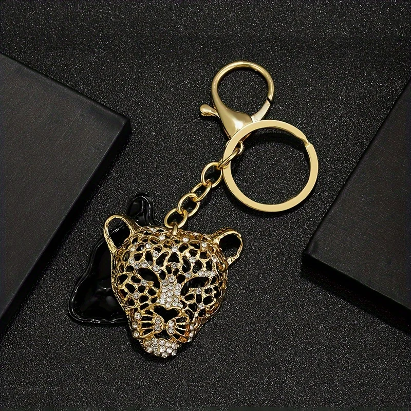 

Stylish Two-Tone Leopard Head Keychain with Rhinestone Accents - Durable Zinc Alloy, Street Style Men's Fashion Accessory