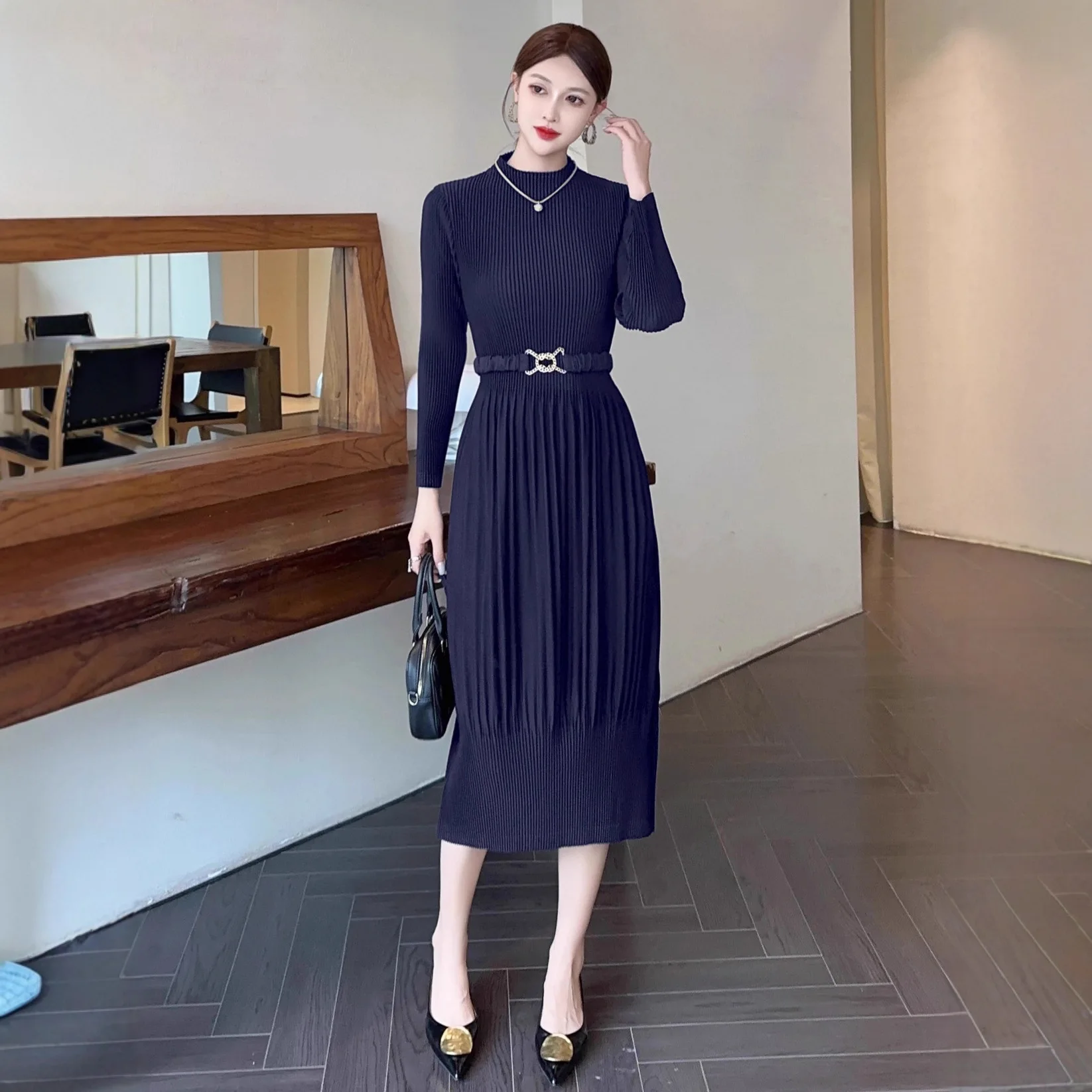 

Miyake Fold 2025 Autumn New Style Dress Women's French Fashion Retro Fragrance Style Unique Quality Hepburn Style Dress Pleat