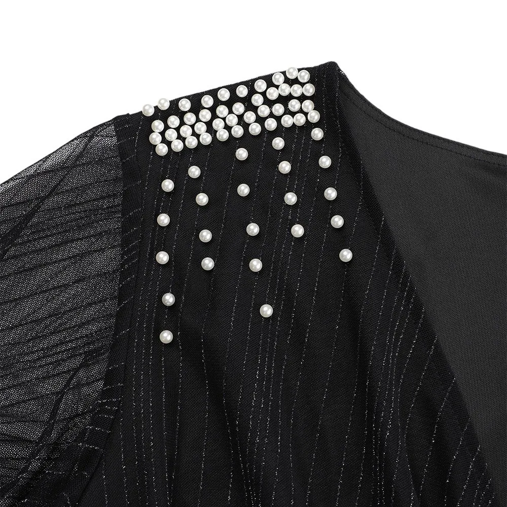 Sukienka koktajlowa, elegancka, plus size, błyszcząca, brokatowa, marszczona, obcisła mini sukienka, sukienka z cekinami, z falbankami na rękawach.