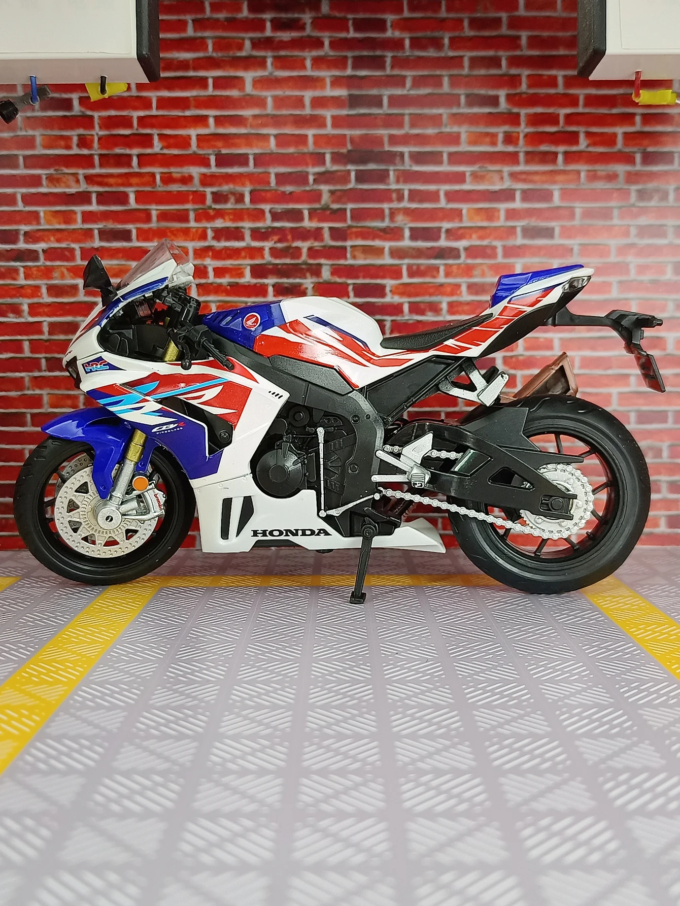 modelo-de-motocicleta-honda-cbr1000rr-r-em-escala-1-12-ornamento-estatico-para-mesa-colecao-e-presente