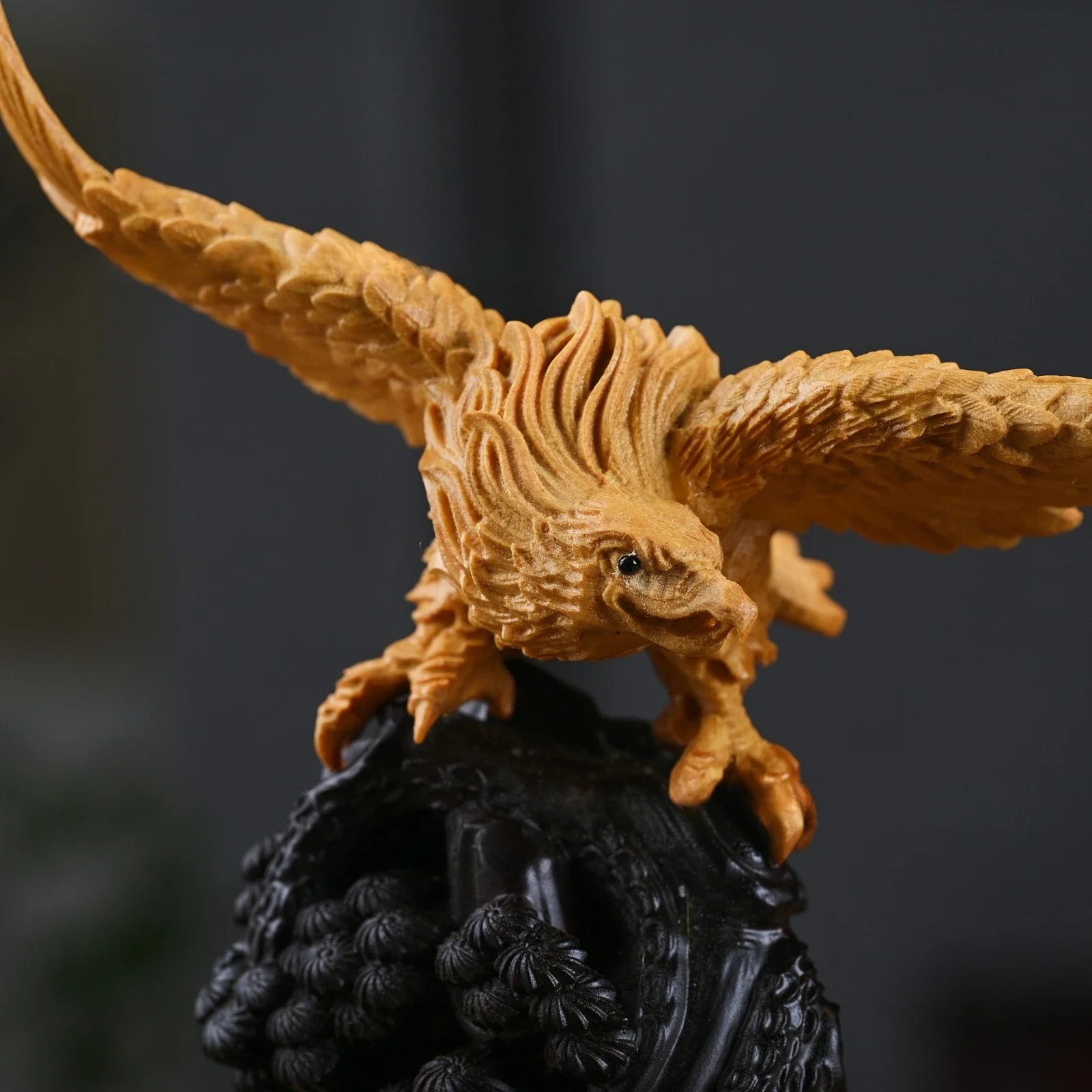 

Miniature Wooden Eagle Statuette Decoration Gifts Creative Living Room Ornament Wooden Crafts For Home Decor Office Accessories