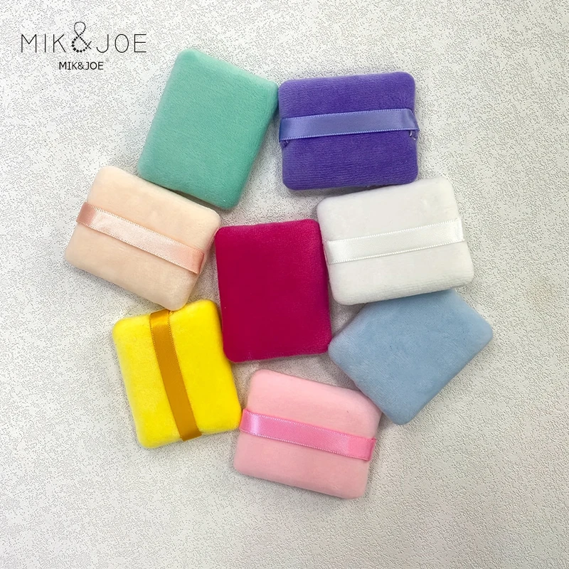 8 قطع من الخلاطات الإسفنجية المربعة الملونة للاستخدام المنزلي أو السفر