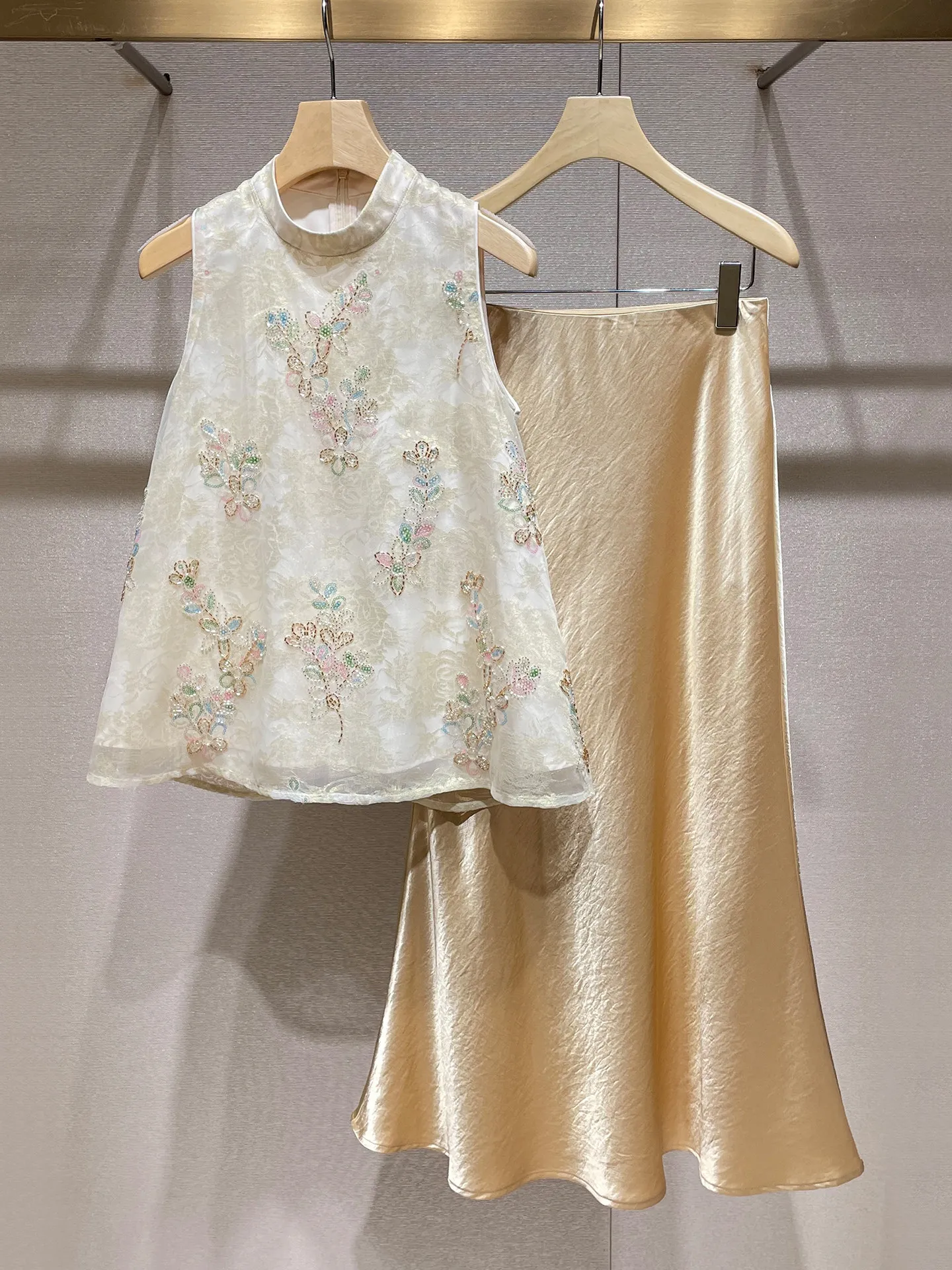 Heavy industry embroidered top high-end satin fishtail skirt two-piece set