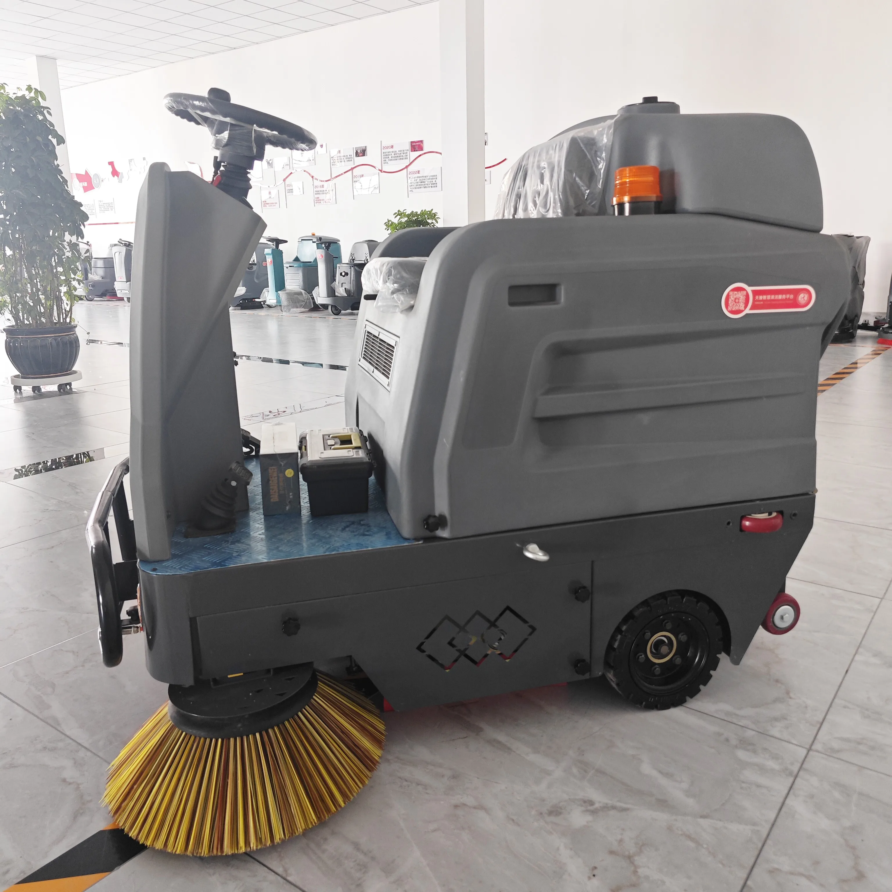 CleanHorse M3 Ride-On Electric Industrial Street Sweepers Compact Battery Operated Pavement Sweeper At Low Price
