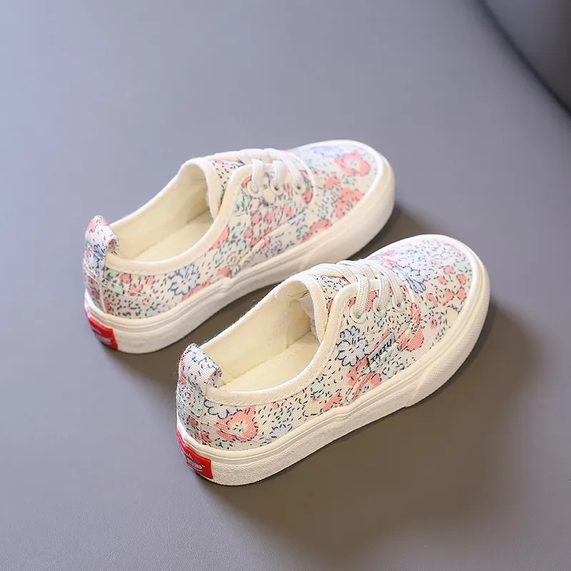 Girls' floral canvas shoes 2024 spring new baby board shoes children's low-top leisure soft sole non-slip children's kids shoes