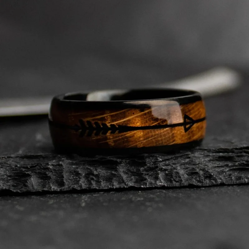 204 European and American Fashion Men's 8Mm Wood Grain Arrow Stainless Steel Ring Available for Wholesale, Hot Selling Fashion