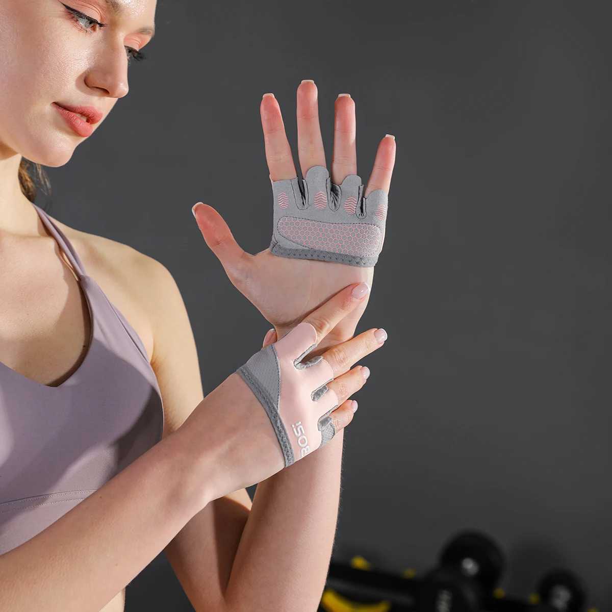 

VBOSi Lightweight Four-Finger Workout Gloves – Non-Slip Grip for Fitness, Weightlifting & Training for Women Men